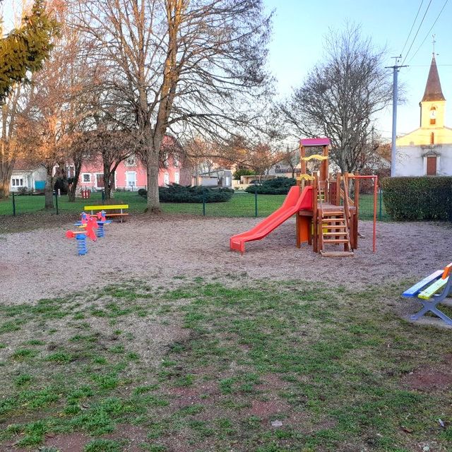 Aire de Jeux - Mazerulles