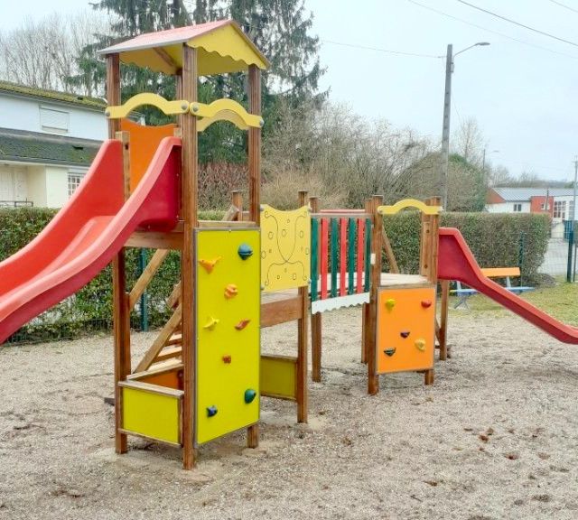 Aire de Jeux - Mazerulles
